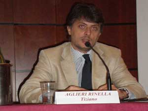 Prof. Tiziano Aglieri Rinella dell'Università IULM al Convegno HOTEL EXPERIENCE di PLANETHOTEL.NET a Napoli