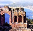 Arco di entrata al Teatro Greco di Taormina