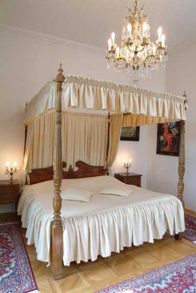 Vendita castello hotel a 70 km da Praga