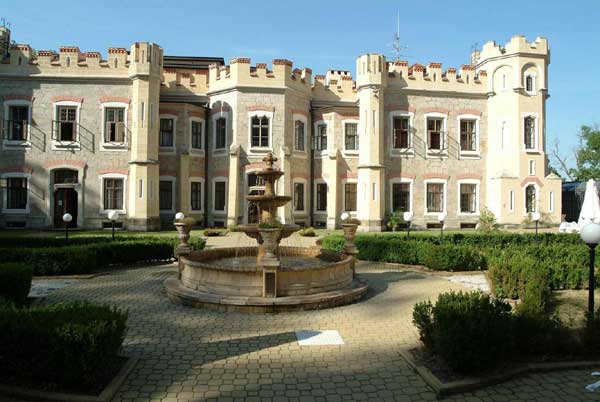 Vendesi castello hotel a 70 km da Praga