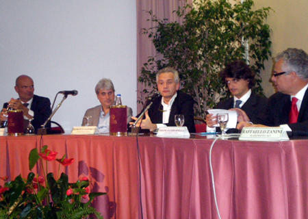 Ing. Andrea Dalla Valle, Dott. Ivano Bencini, Ing. Roberto Saporiti, Prof. Tiziano Aglieri Rinella, Dott. Raffaello Zanini al Convegno HOTEL EXPERIENCE di PLANETHOTEL.NET a Santa Margherita Ligure