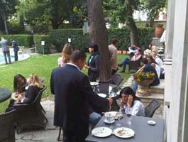 Convegno HOTEL EXPERIENCE, il lunch in cortile